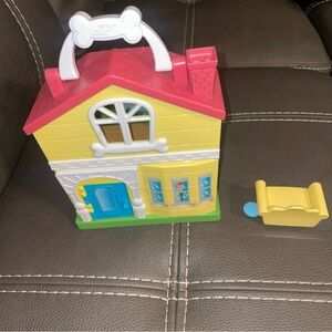 Disney just play, Playhouse, including couch.